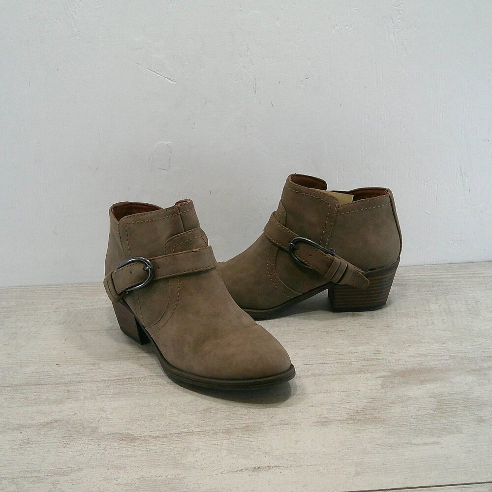 Indigo Rd. Sansun Brown Taupe Ankle Boot w/ Harness straps & buckle  Sz 6 M